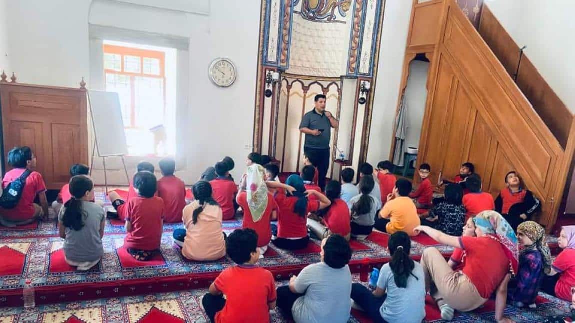 4. Sınıflarımız Cami Ziyaretinde